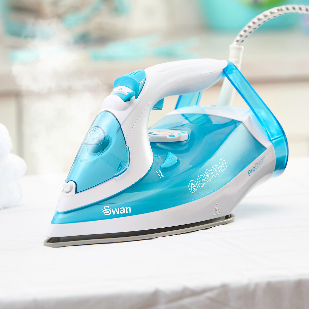 2600W Steam Iron - SI12054 white, SWAN