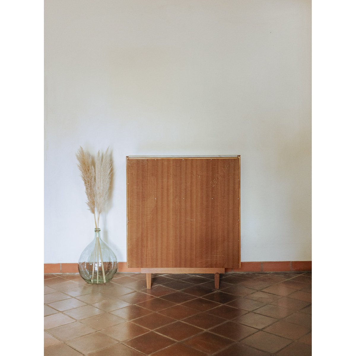 Commode au plateau en marbre blanc Olga N°686 - Bon état bois clair, DEBONGOUT