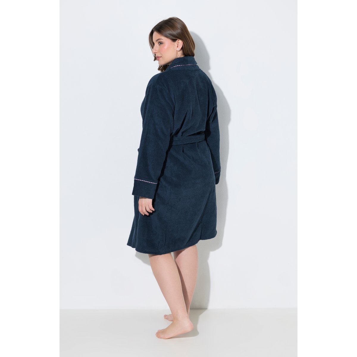 Peignoir en tissu éponge à col bleu nuit, ULLA POPKEN