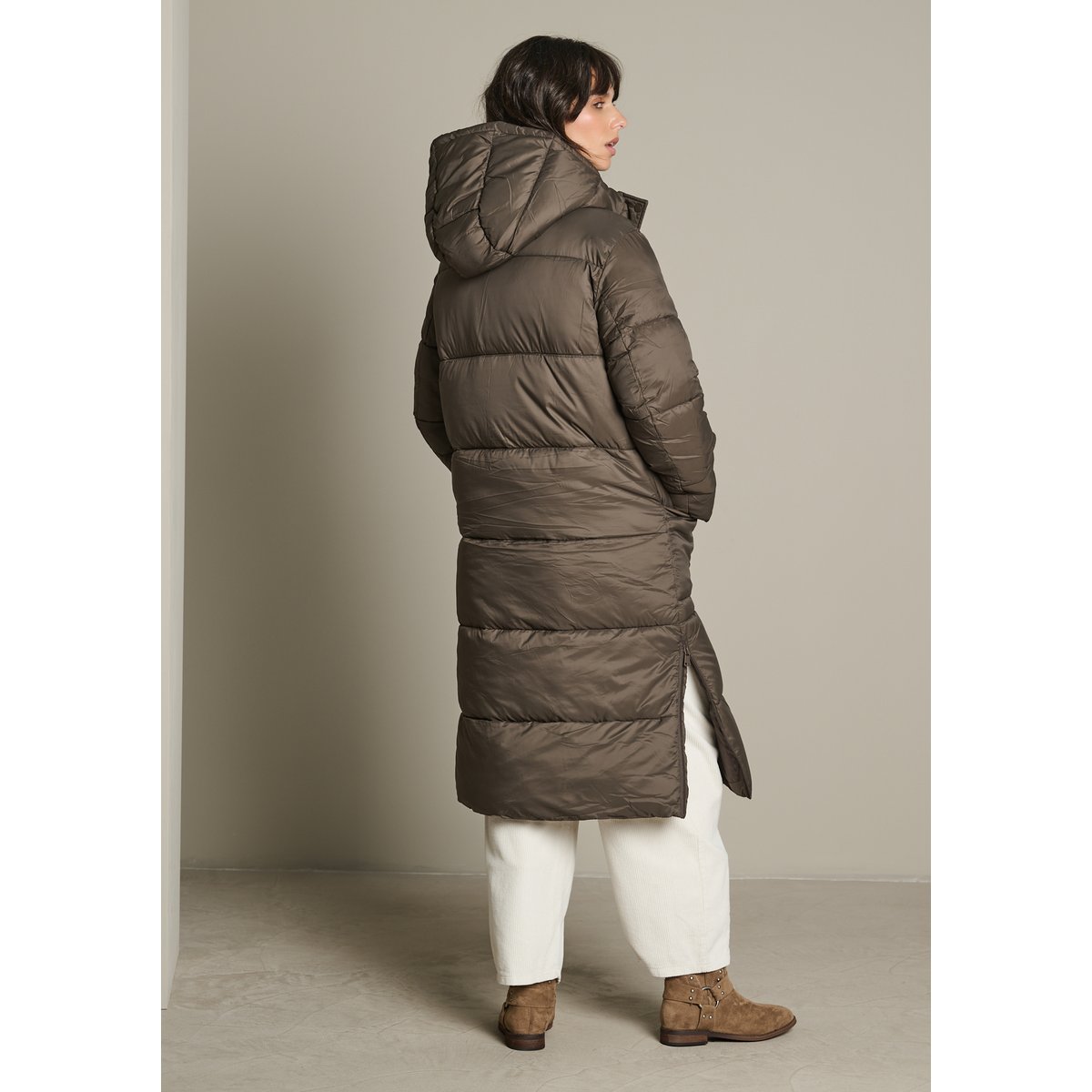 Doudoune longue à capuche taupe, LOLALIZA
