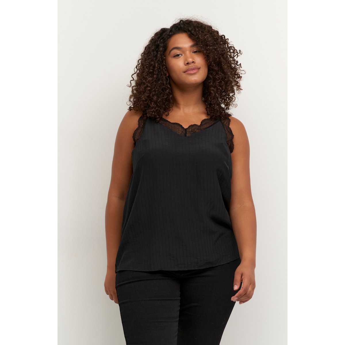 Sleeveless blouse noir black, KAFFE CURVE