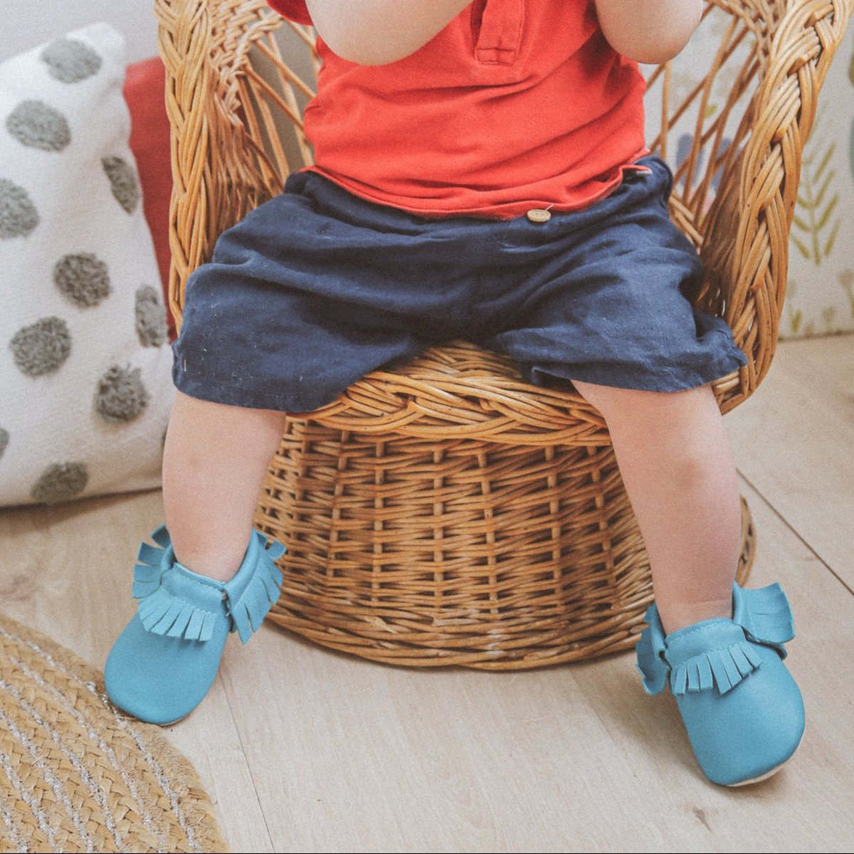 Chaussons cuir souple à franges bleu, TICHOUPS