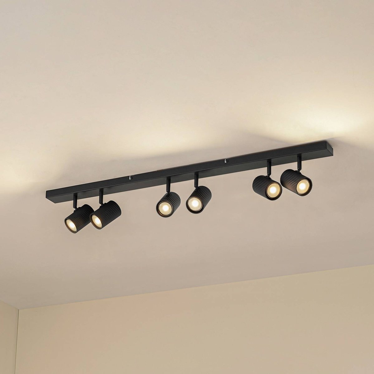 Spot en aluminium moderne, Kardis gris foncé, LINDBY