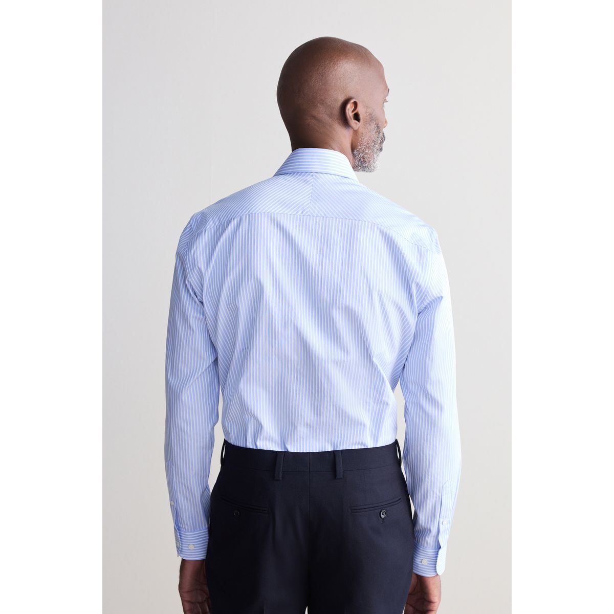 Chemise slim à poignet simple rayures bleues, NEXT