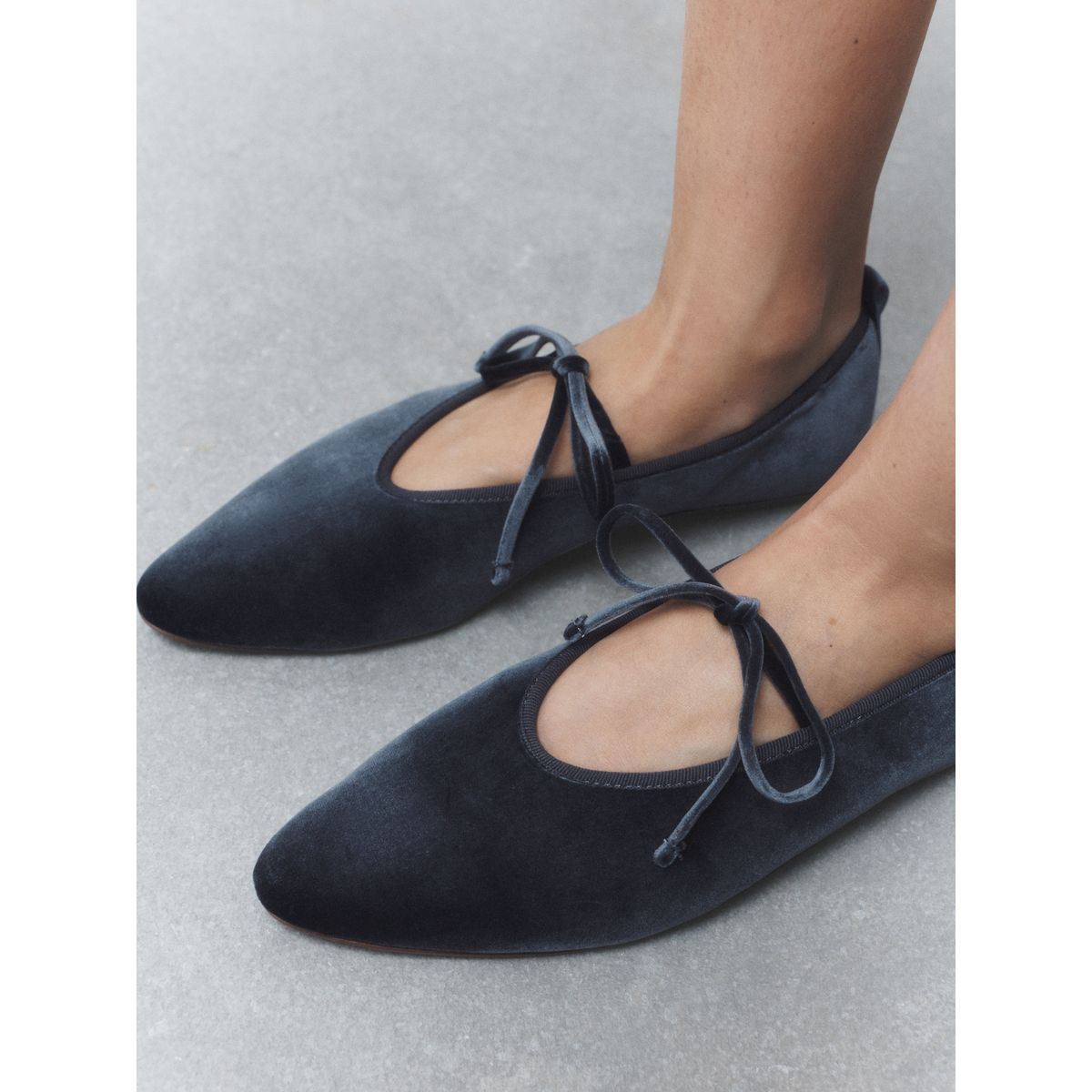 Babies en velours à nouer forever comfort® gris, NEXT