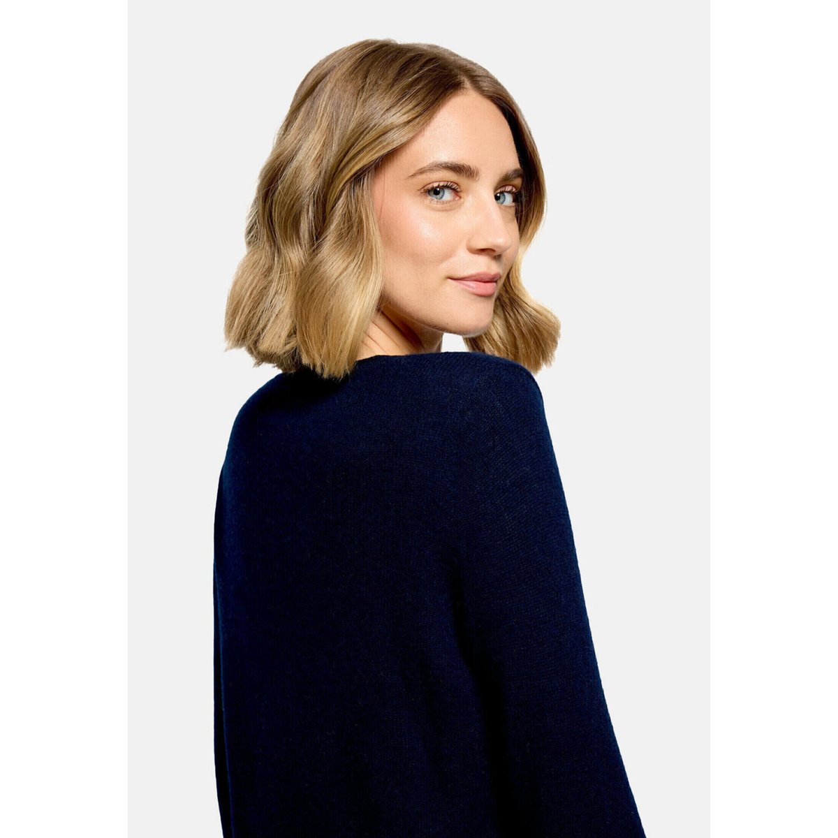 Pull en cachemire à encolure en v dark sky, BETTY BARCLAY