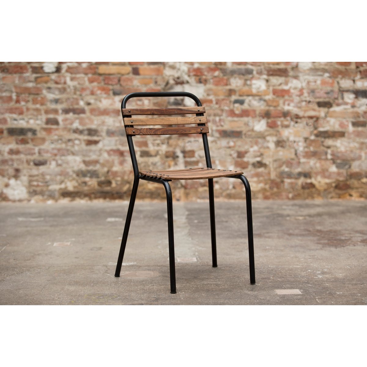 Chaise en fer et manguier MISTRAL noir, PRODUIT INTERIEUR BRUT