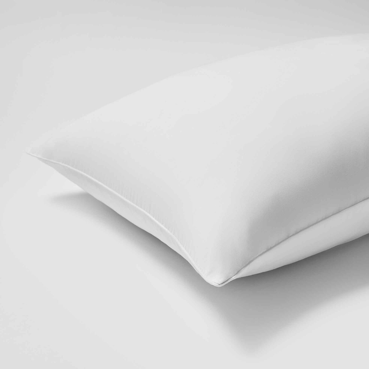 Spundown, Hypoallergenic Medium Support Pillow white, THE FINE BEDDING COMPANY