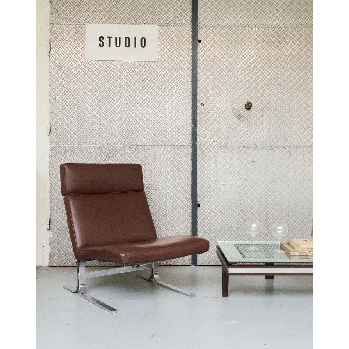 Fauteuil en cuir marron Jakob N°367 - Bon état marron, DEBONGOUT