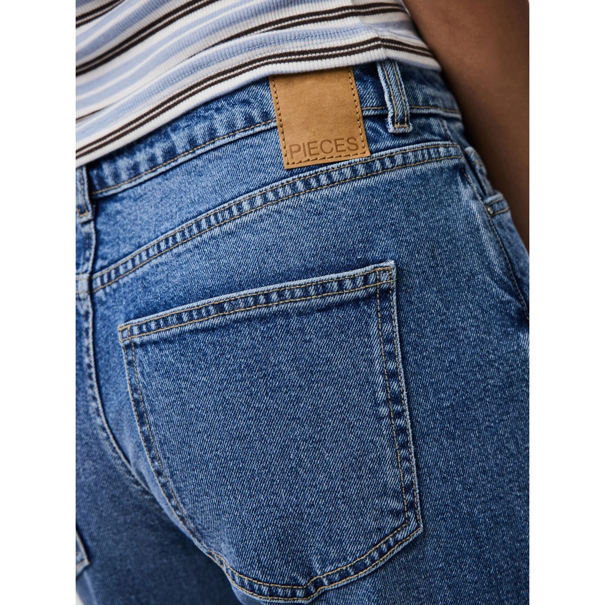 Jean À Coupe Ample medium blue denim, PIECES