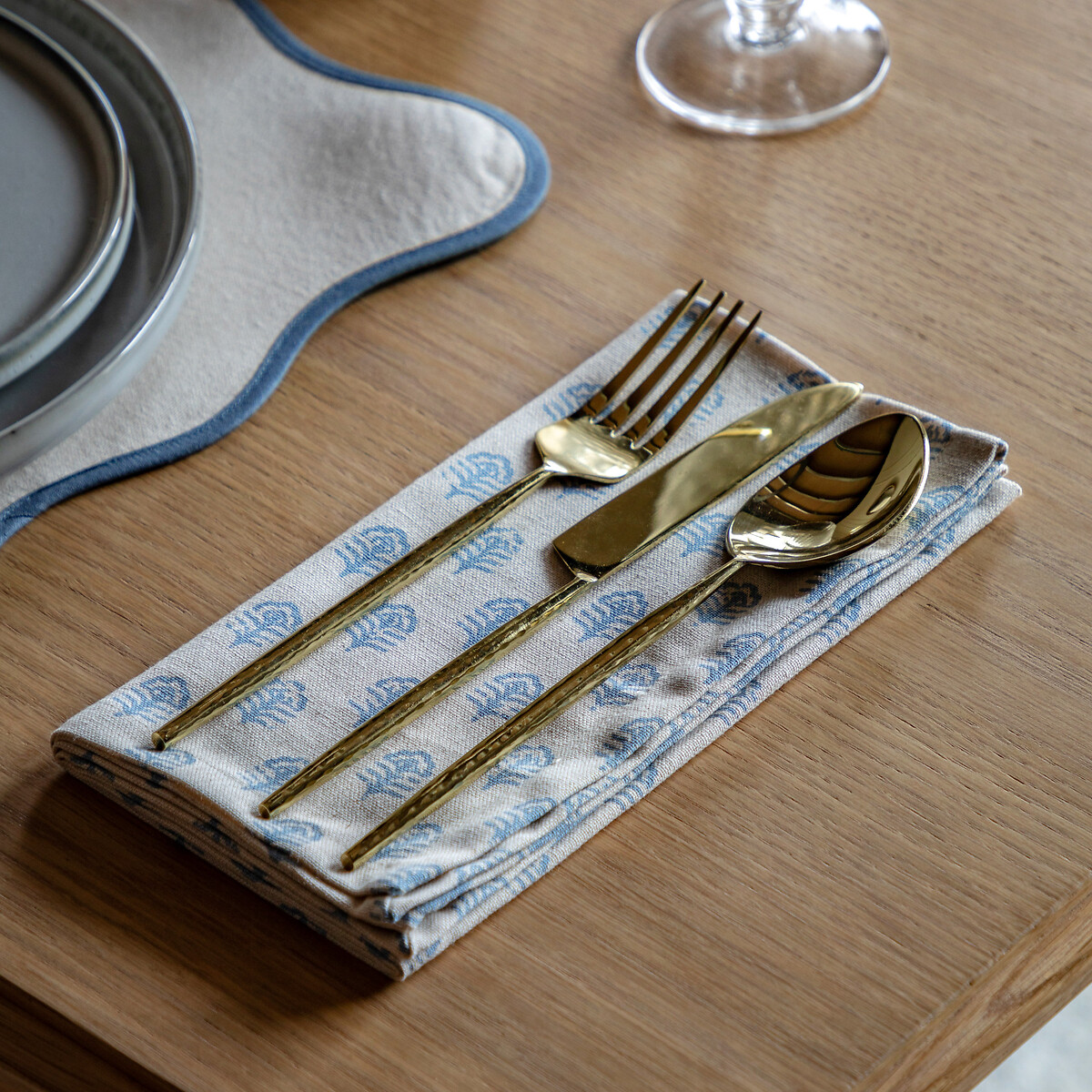 Set of 4 Flora Floral Stamp Napkins blue, ÉDITÉ