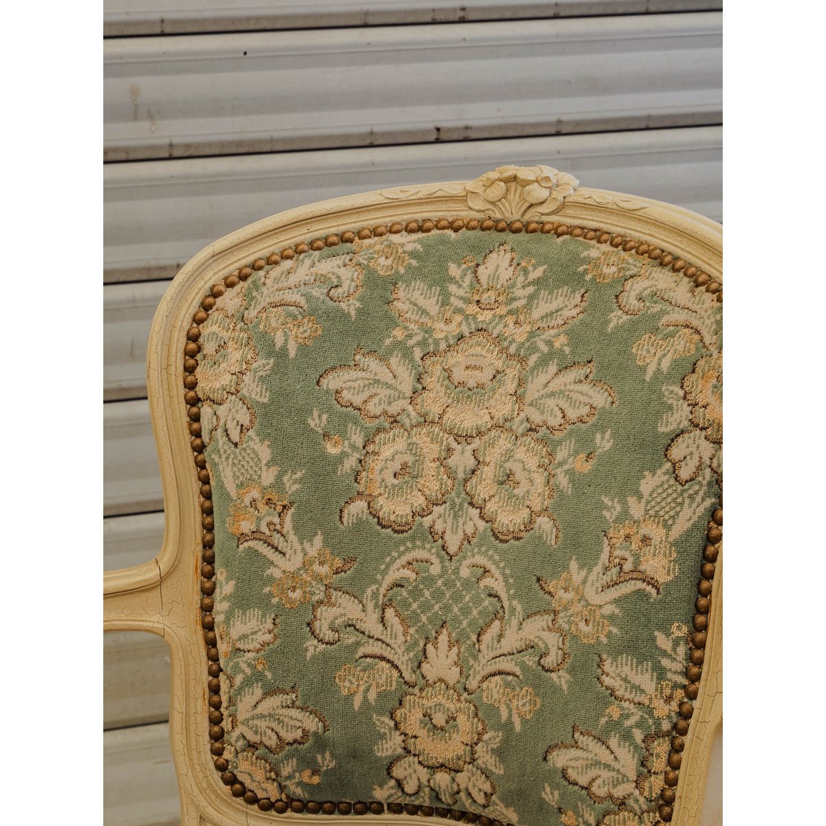 Fauteuil en bois beige et tissu bleu Ernest N°1618 - Bon état beige, DEBONGOUT