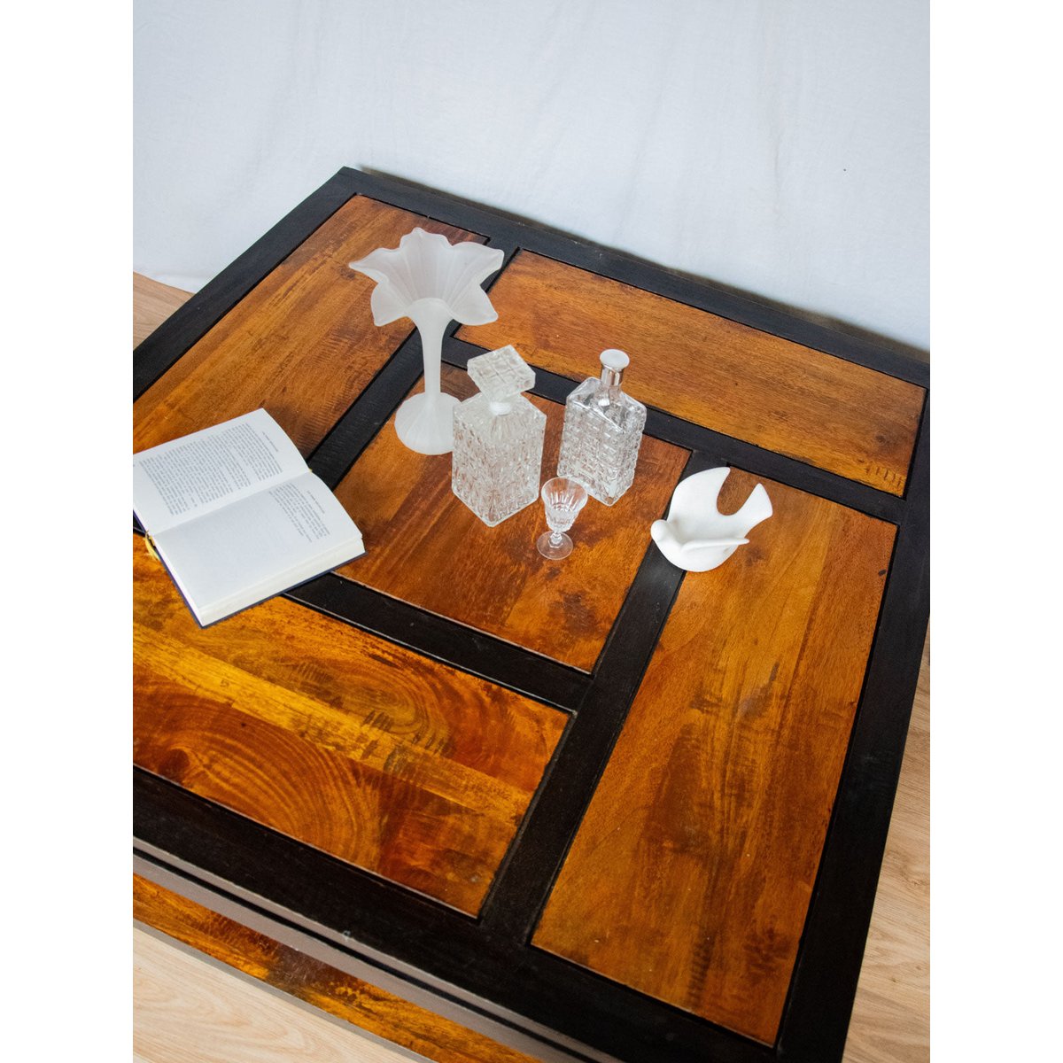 Table basse carrée en bois Donna N°649 - Bon état bois clair, DEBONGOUT