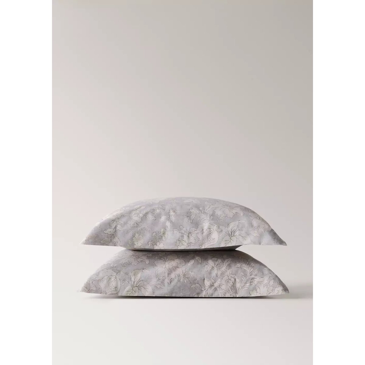 Deux taies d’oreiller percale de coton fleurs vintage 60x60 cm gris clair/pastel, MANGO HOME