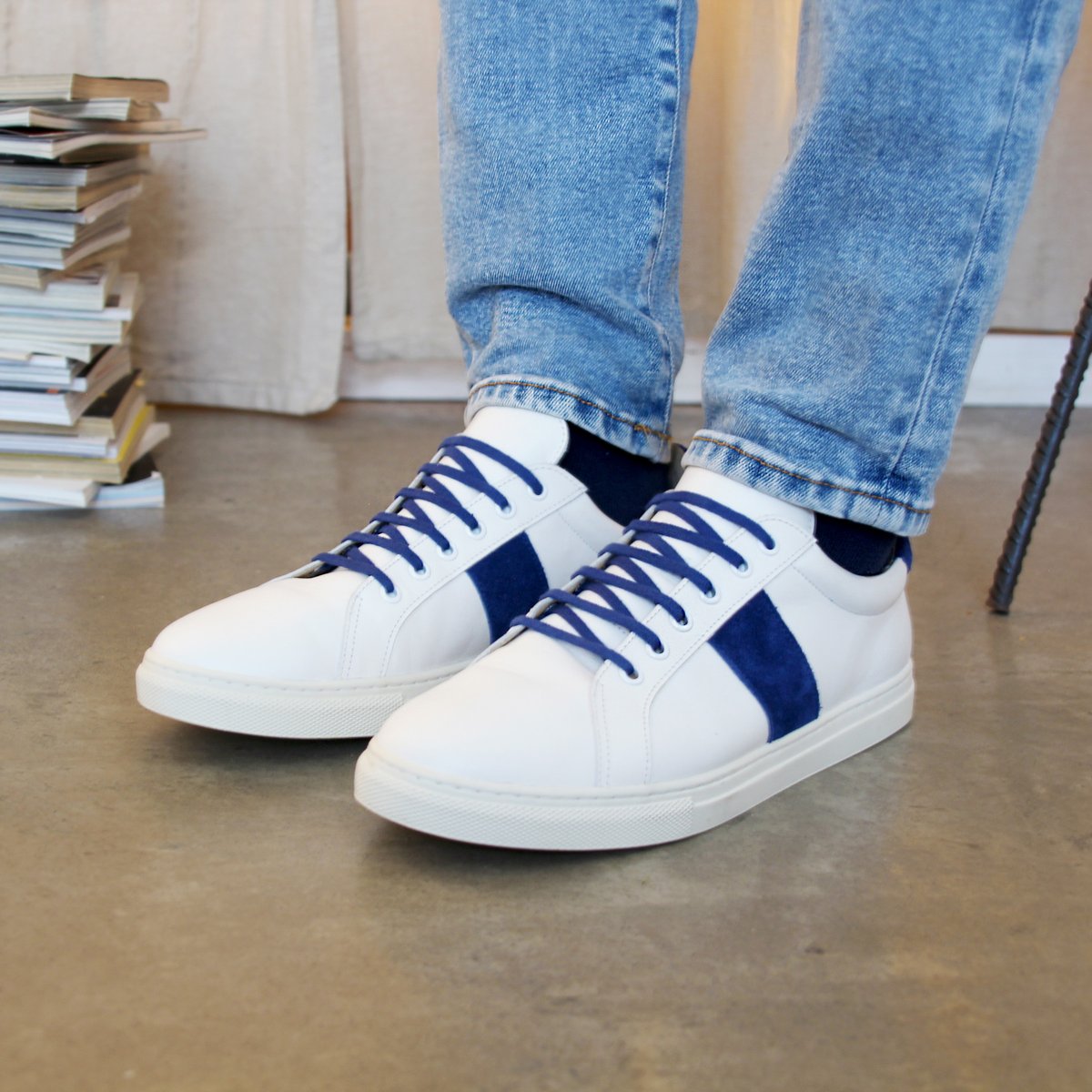 Baskets MIF cuir blanc/bleu, JULES & JENN