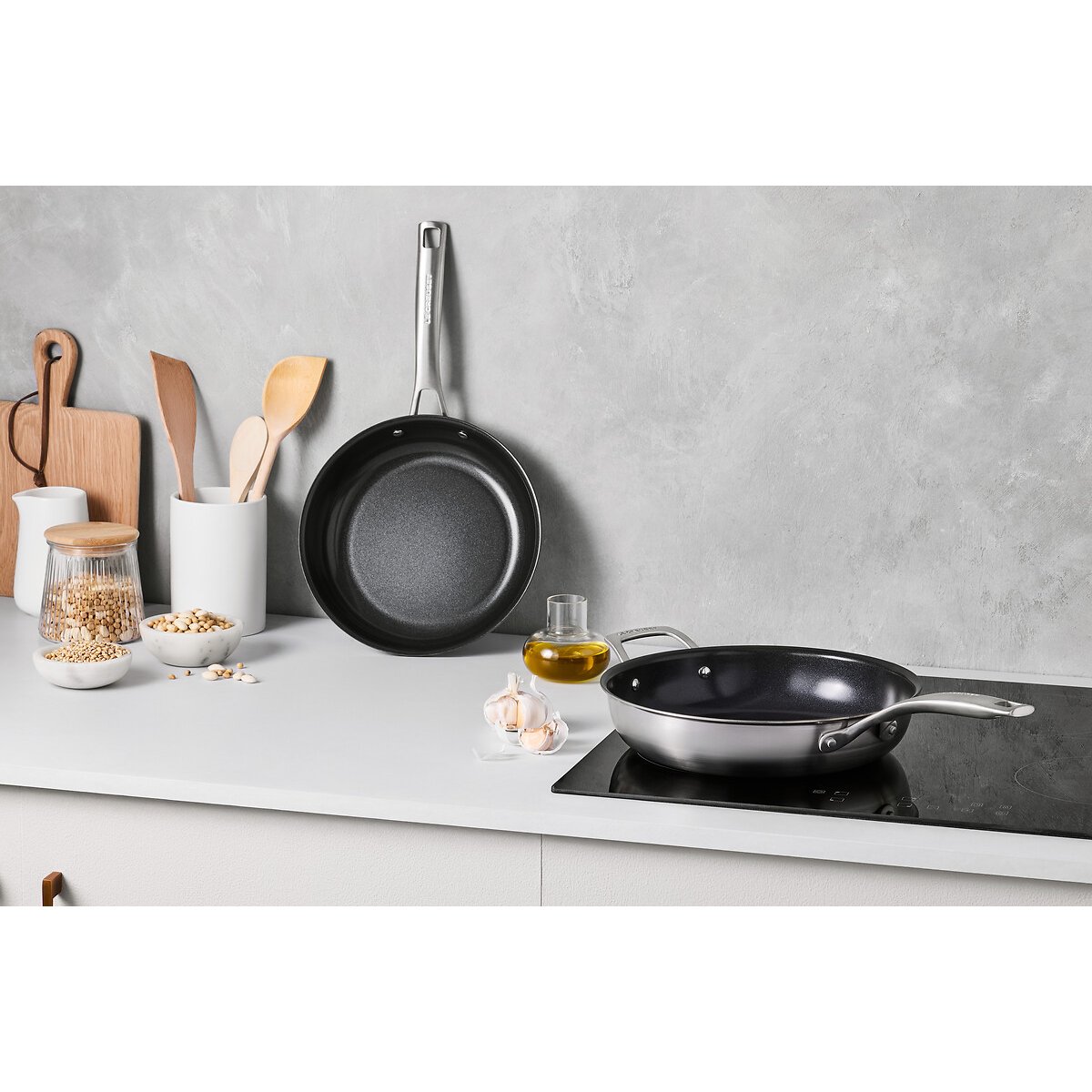 Lot de 2 Poêles Essential inox, LE CREUSET