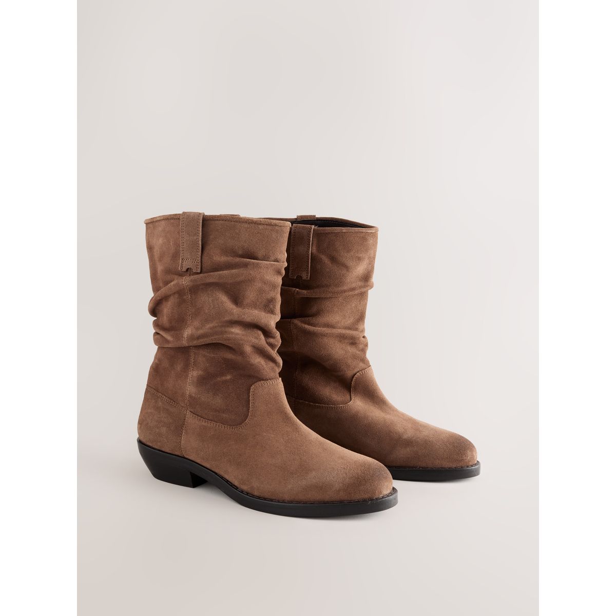 Bottines souples mi-hautes en cuir à enfiler marron fauve, NEXT