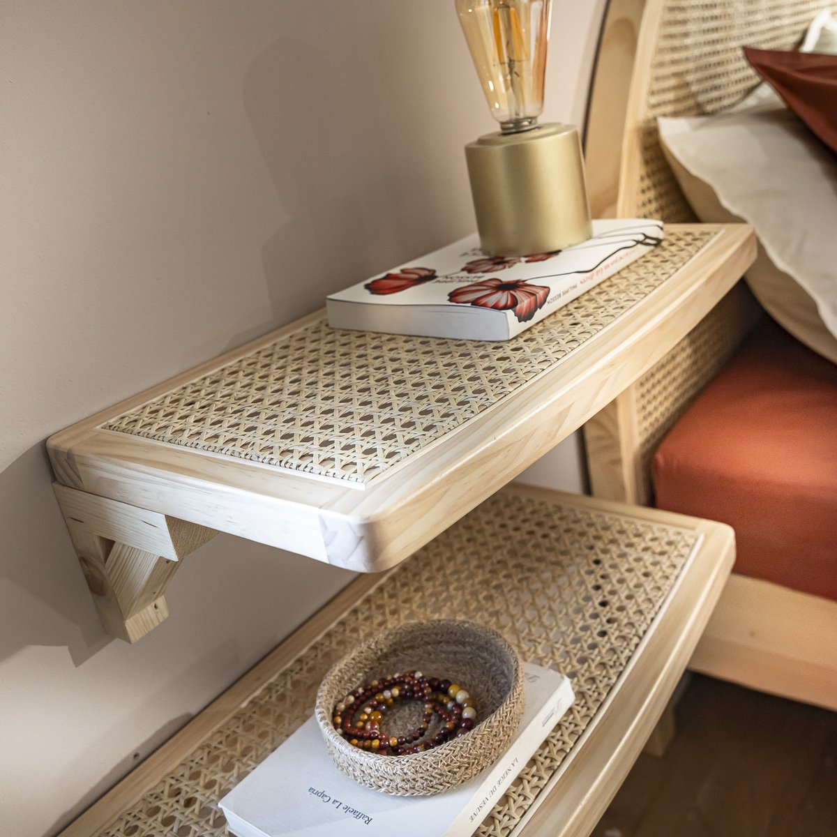 Lit en pin massif cannage avec 2 planches de chevet cannage - ANNA bois naturel, TERRE DE NUIT