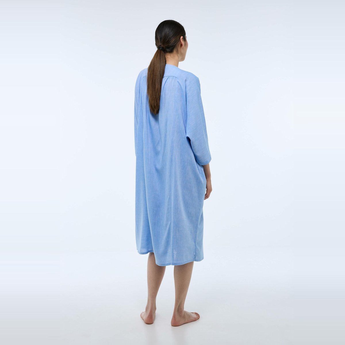 Chemise de nuit unie à manches courtes en viscose et lin celeste, MONOPRIX