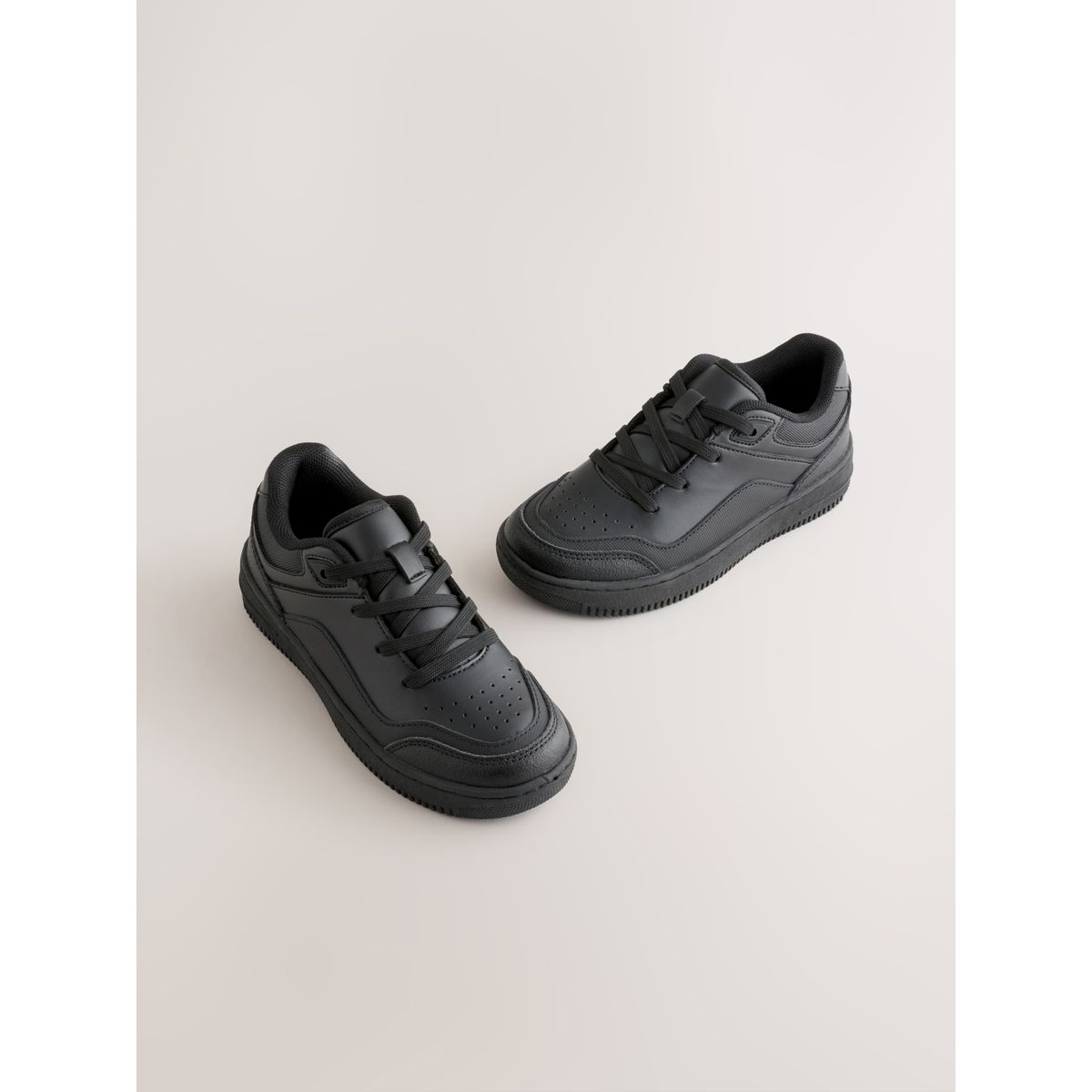 Chaussures d’école à lacets en cuir noir, NEXT