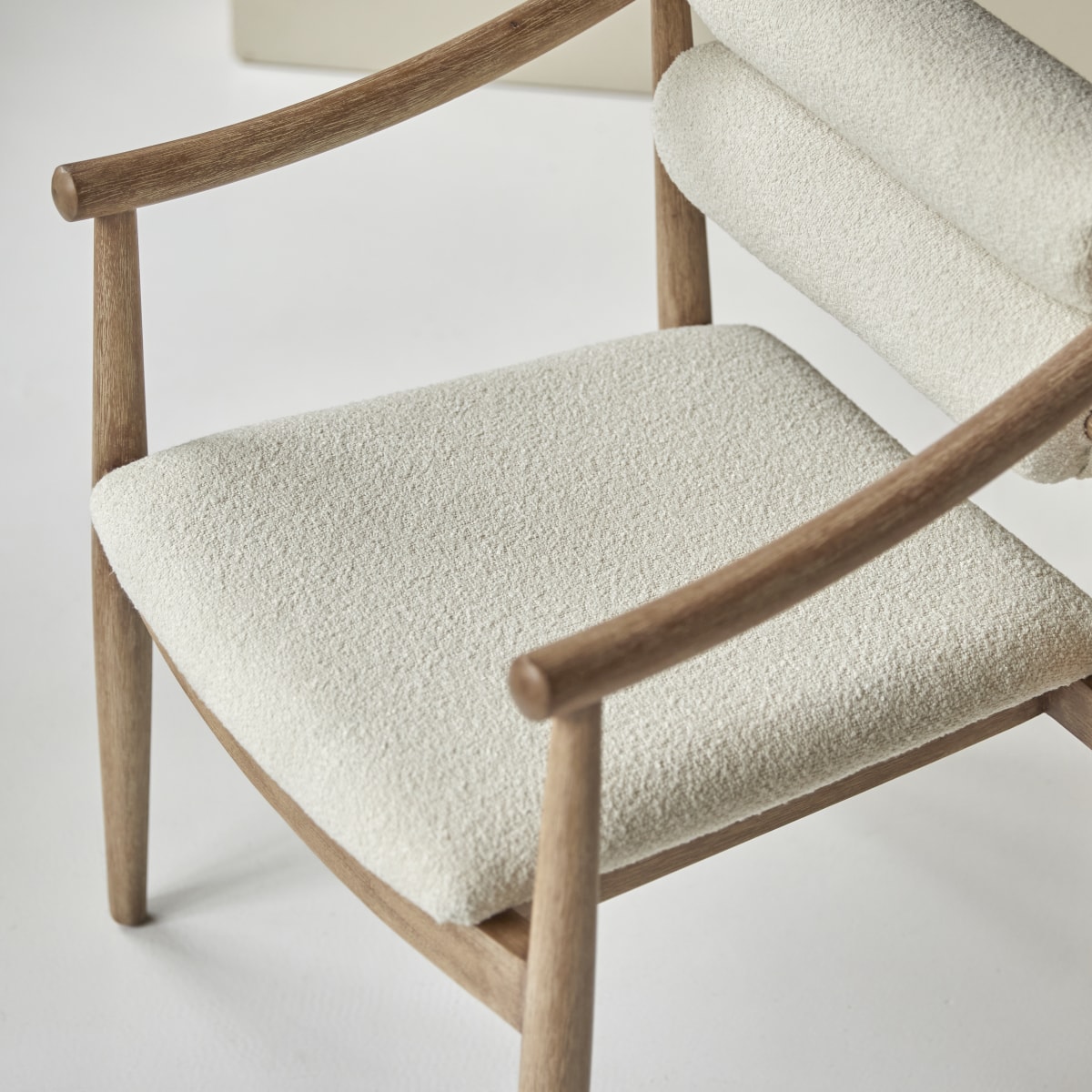 Fauteuil en Acacia massif, COLOMBE beige, TIKAMOON