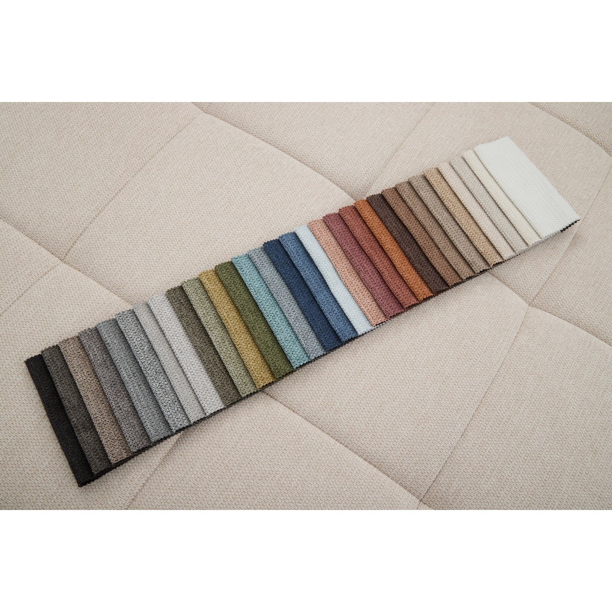 Canapé droit convertible 3 places en tissu lisse, CLOVIS beige, BOBOCHIC