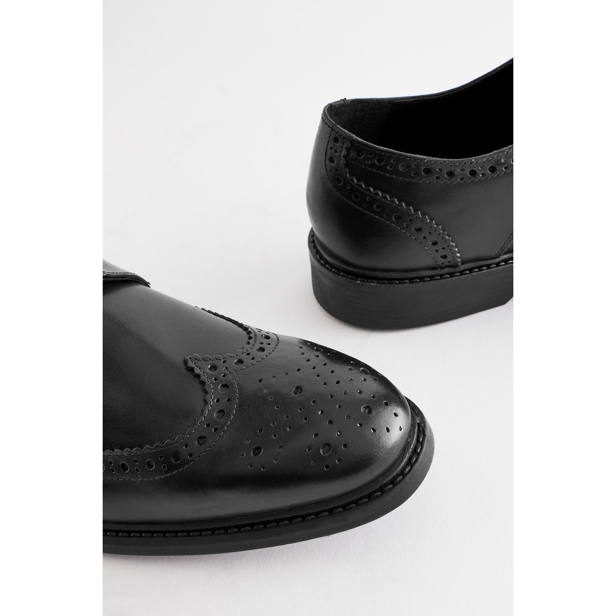 Chaussures richelieu en cuir noir, NEXT