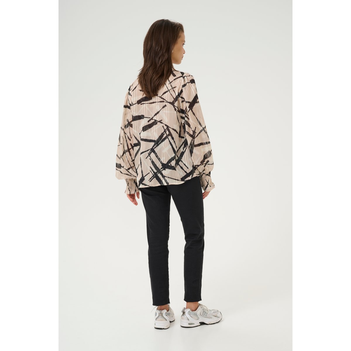 Blouse with long sleeve beige feather gray/noir graphic, KAFFE