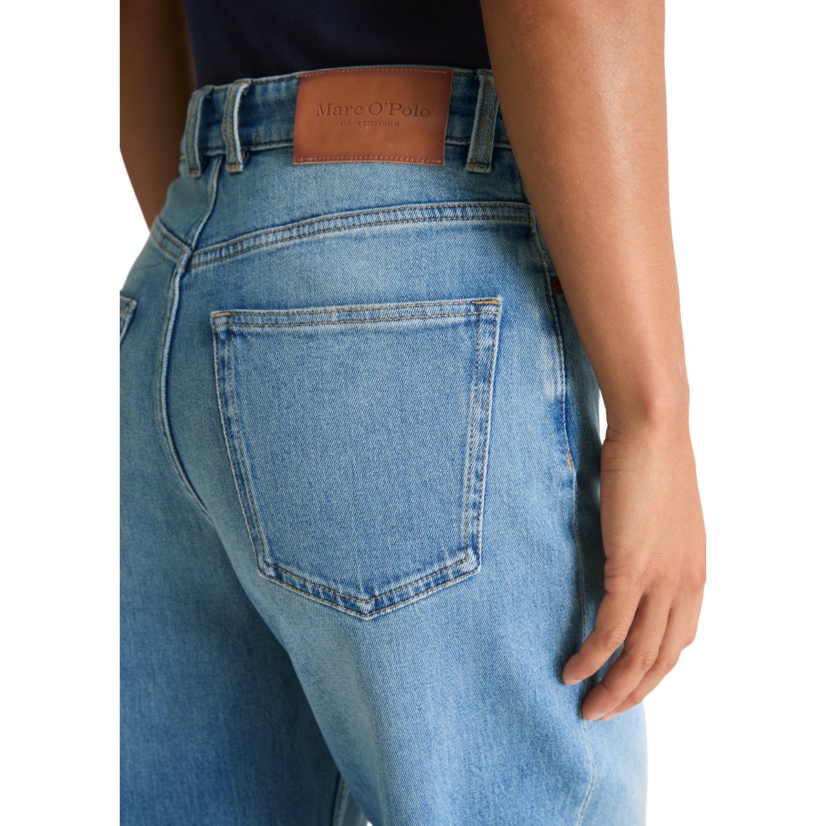 Jeans modèle Lara barrel cropped en coton bio et lyocell stretch bleu, MARC O'POLO