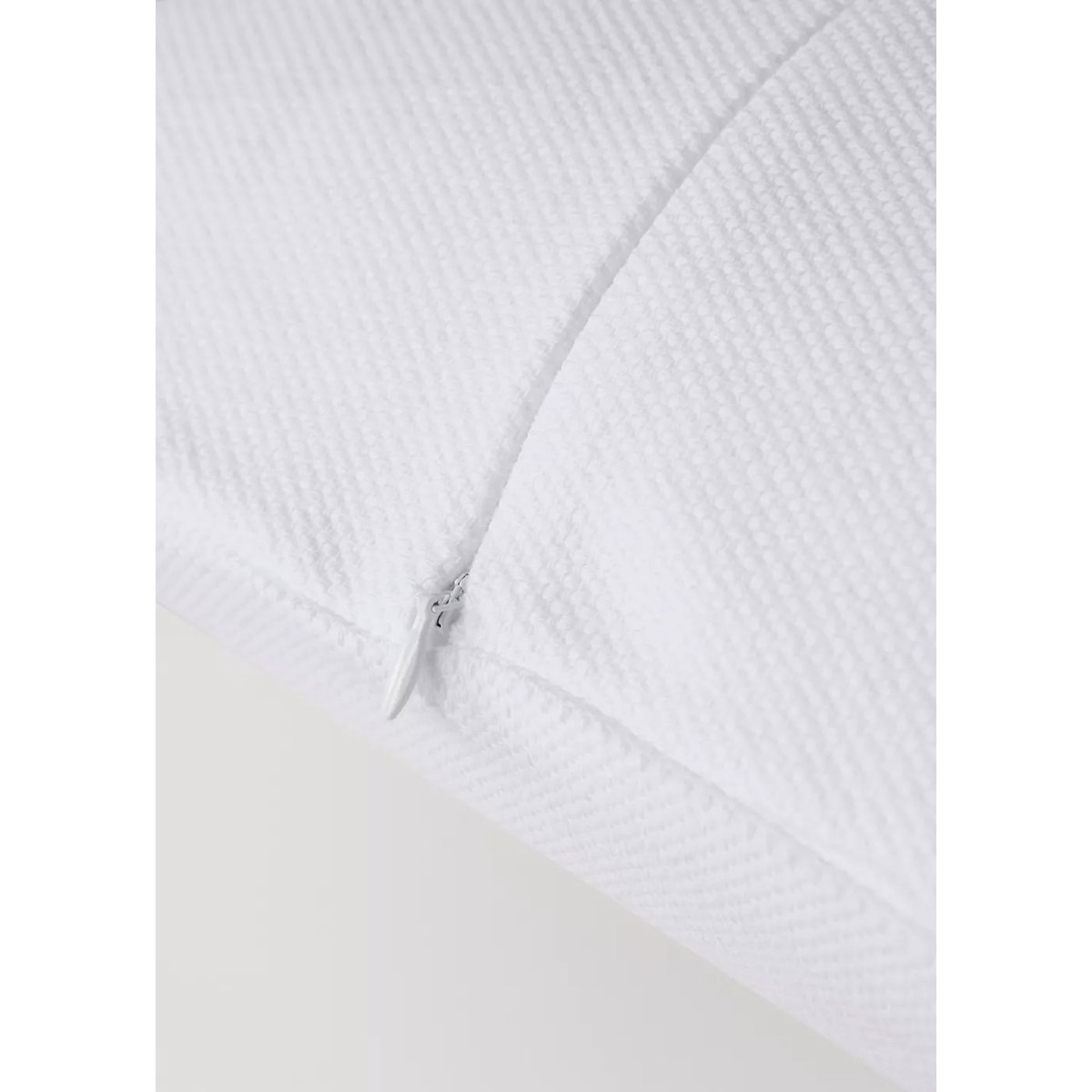 Housse de coussin pour lit coton finition ourlet 50x50 cm blanc cassé, MANGO HOME