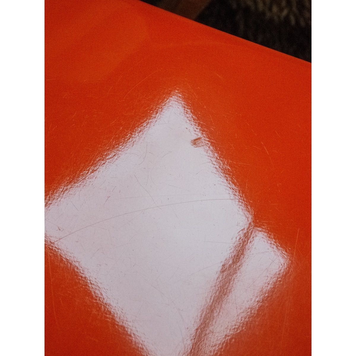 Table basse seventies en fibre de verre Donna N°768 - Bon état orange, DEBONGOUT