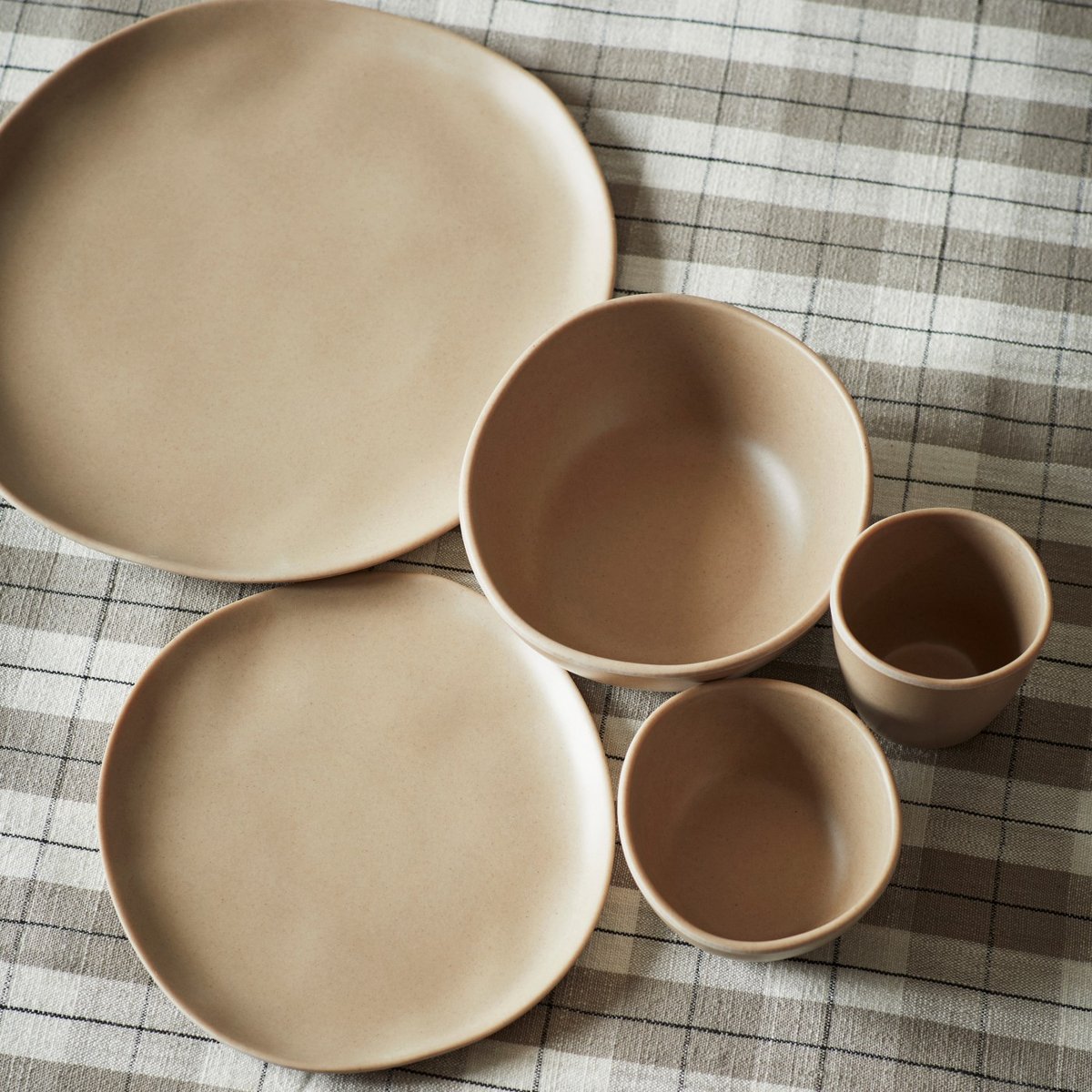 Assiette en melamine dia 27 cm beige, MADAM STOLTZ