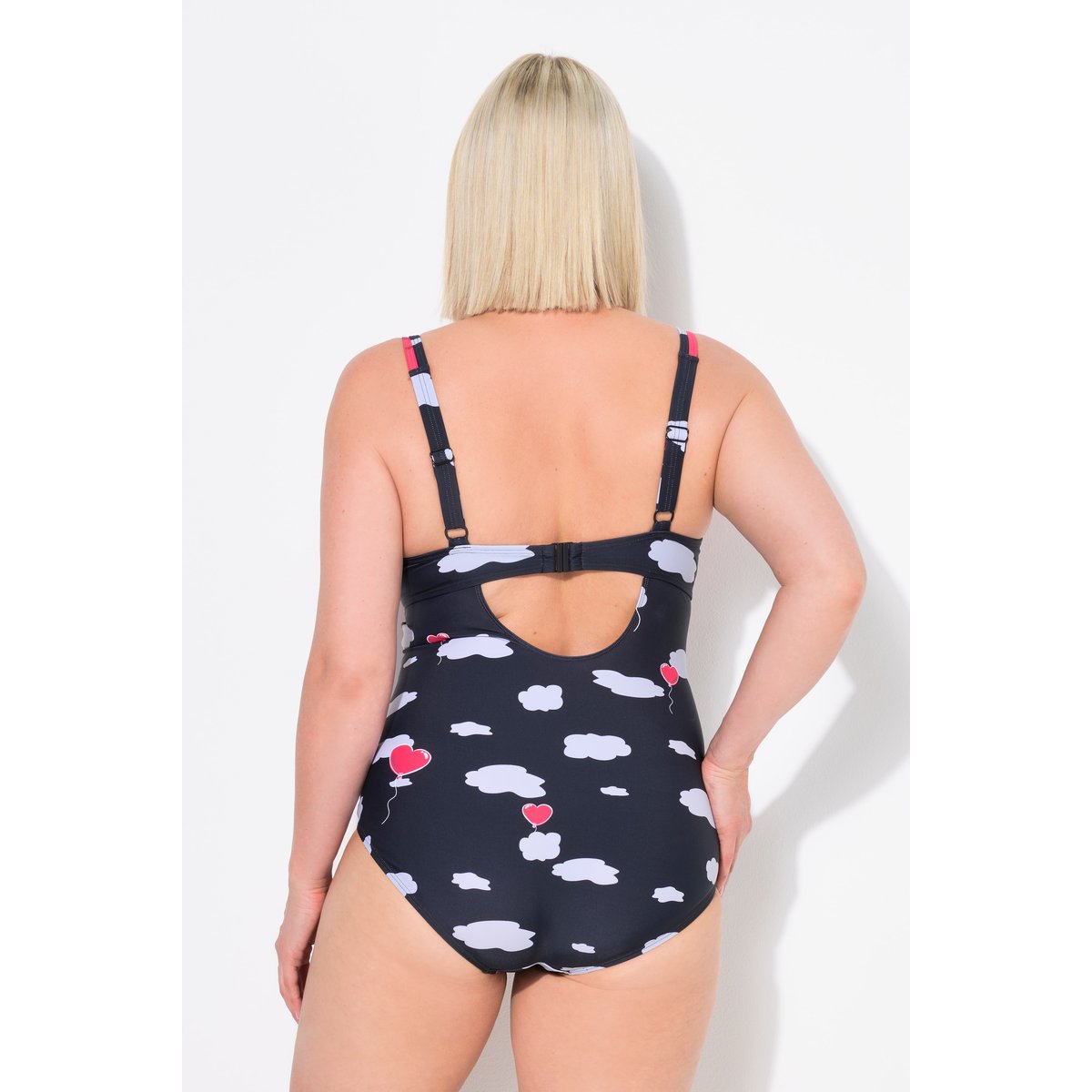 Maillot de bain avec ruchés, imprimé cœurs noir, ULLA POPKEN