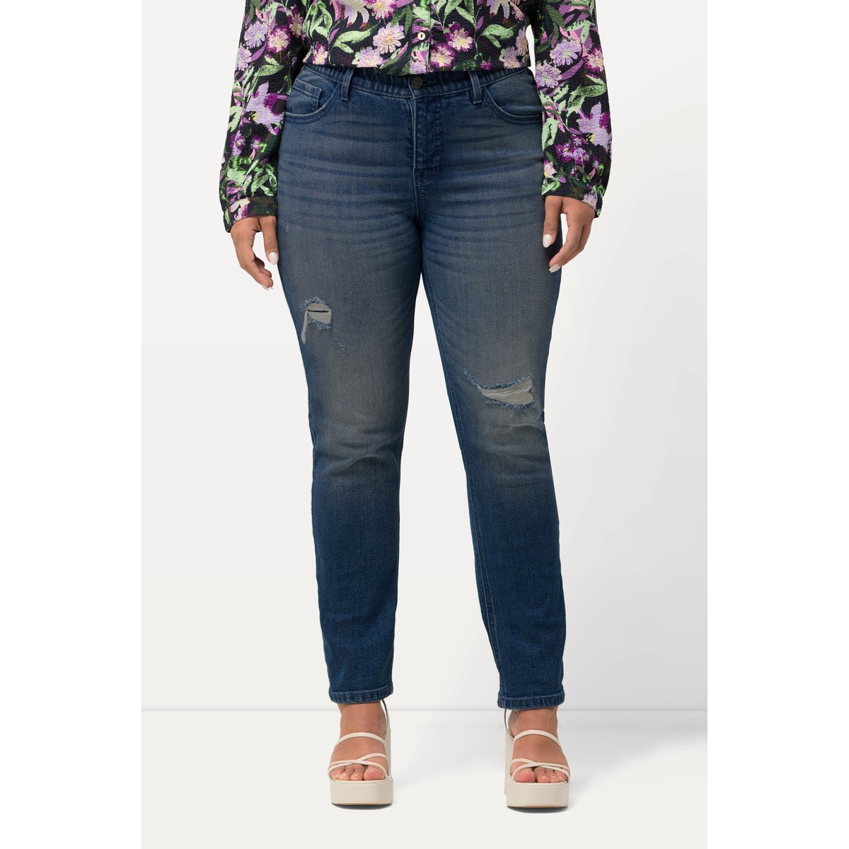 Jean Sammy, jambe ajustée. Détails destroy. bleu jean, ULLA POPKEN