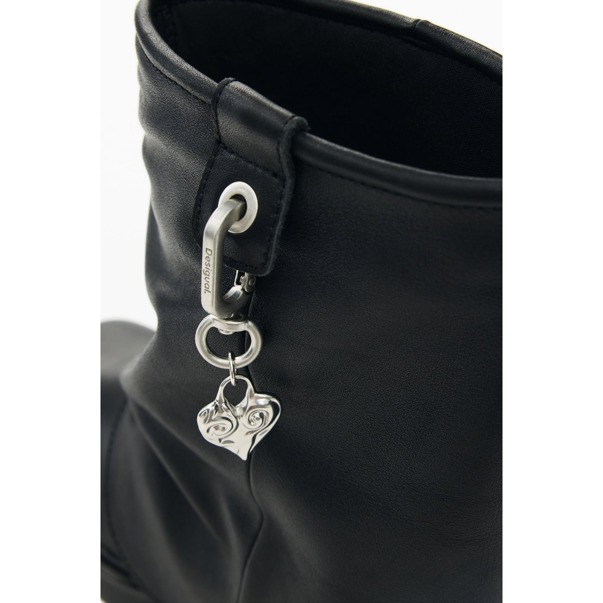 bottines chelsea cœur noir, DESIGUAL