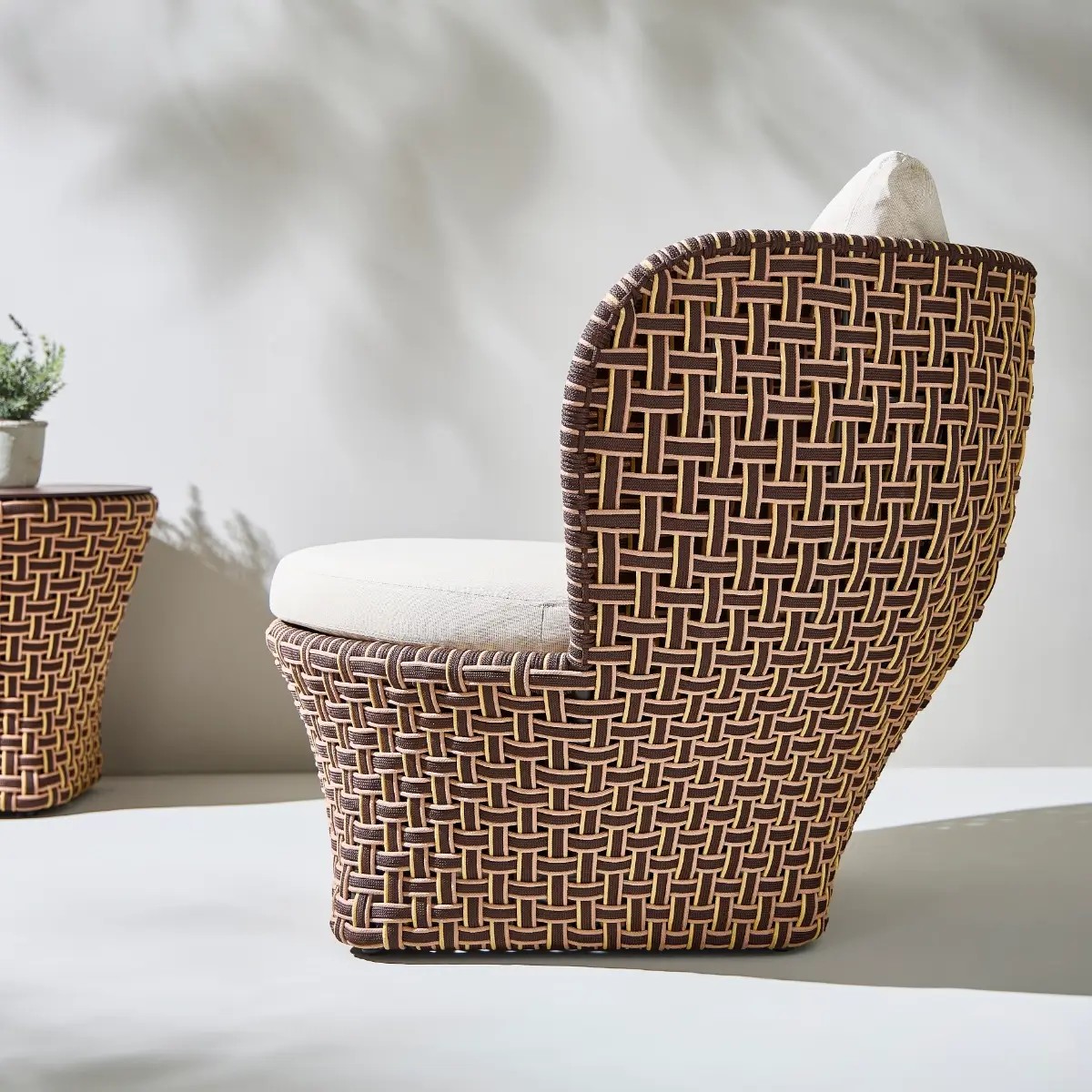 Fauteuil tournant de jardin TALI rouge, ORCHID EDITION