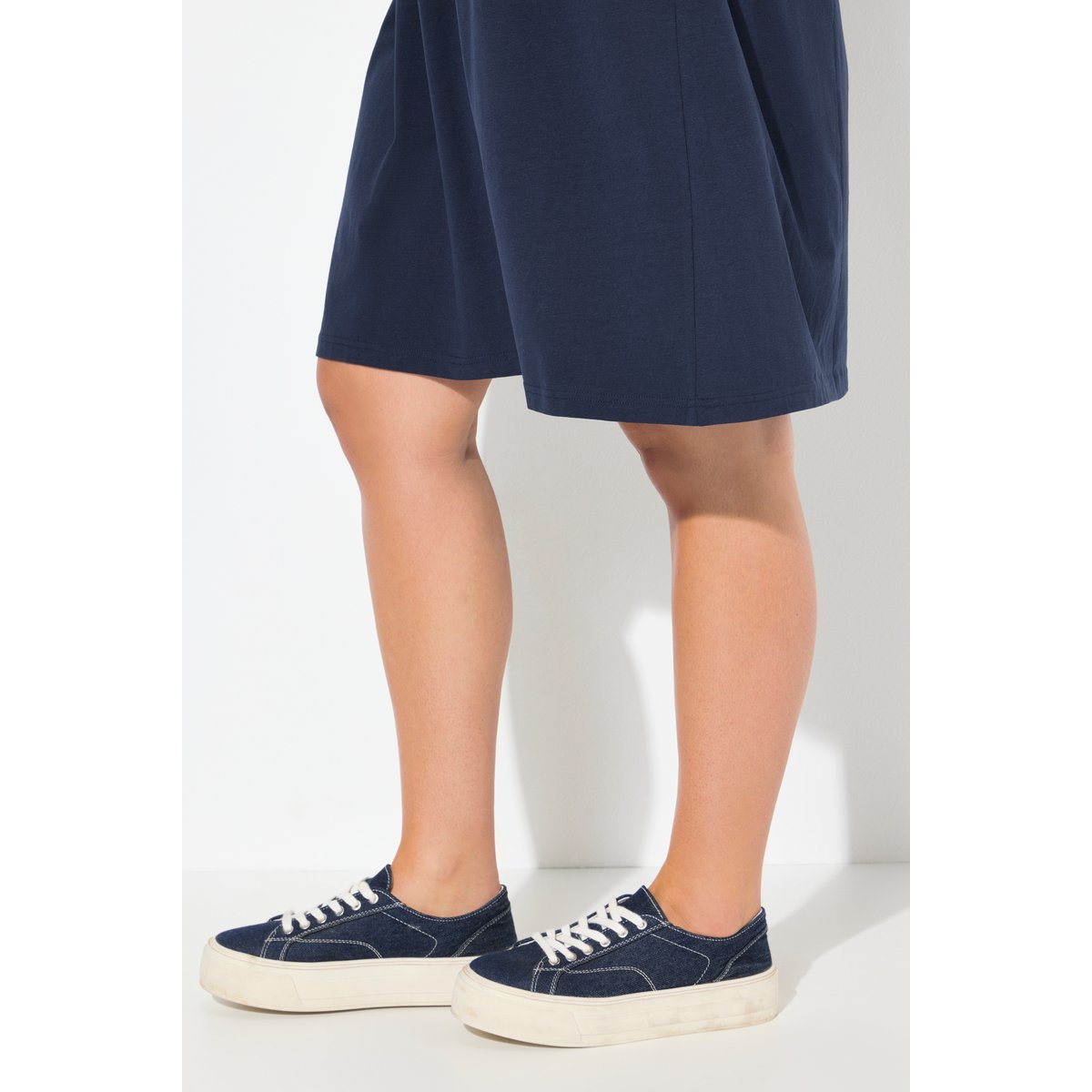 Robe midi sans manches. Encolure marine, ULLA POPKEN