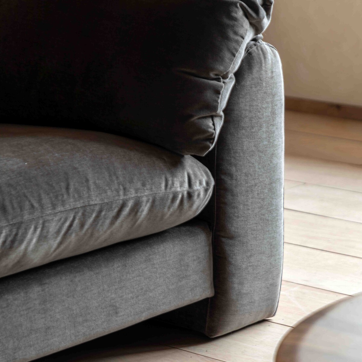 Koda Velvet Chenille Relaxed 4-Seater Sofa moody, ÉDITÉ