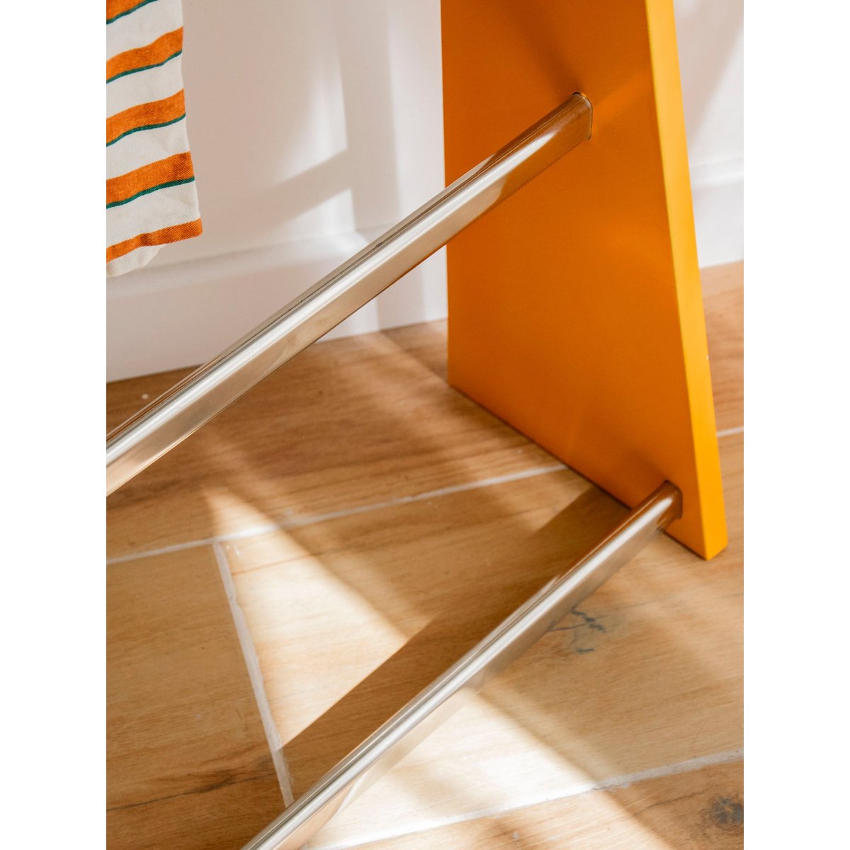 Porte-serviettes aux allures sixties Charlie N°431 - Bon état orange, DEBONGOUT
