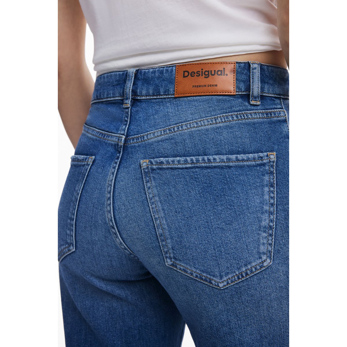 Jean culotte brodé bleu clair, DESIGUAL