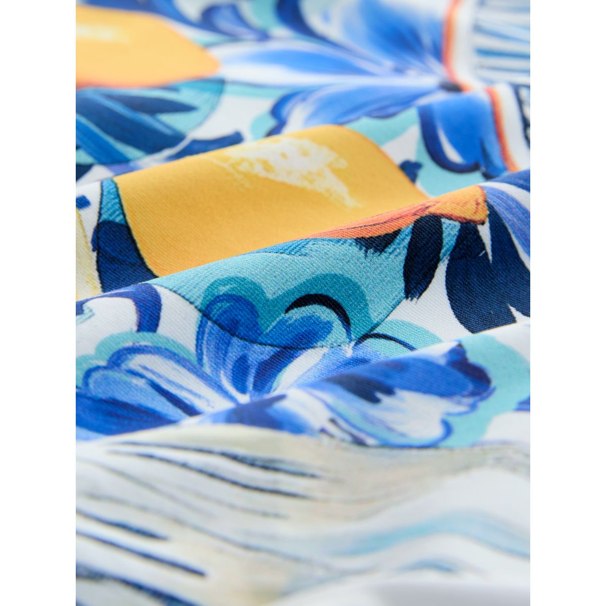 Maillot de bain gainant à encolure dégagée motif sardine en porcelaine bleue et blanche, NEXT
