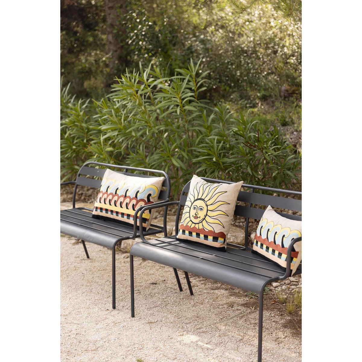 Coussin brodé Adria multico, VIVARAISE