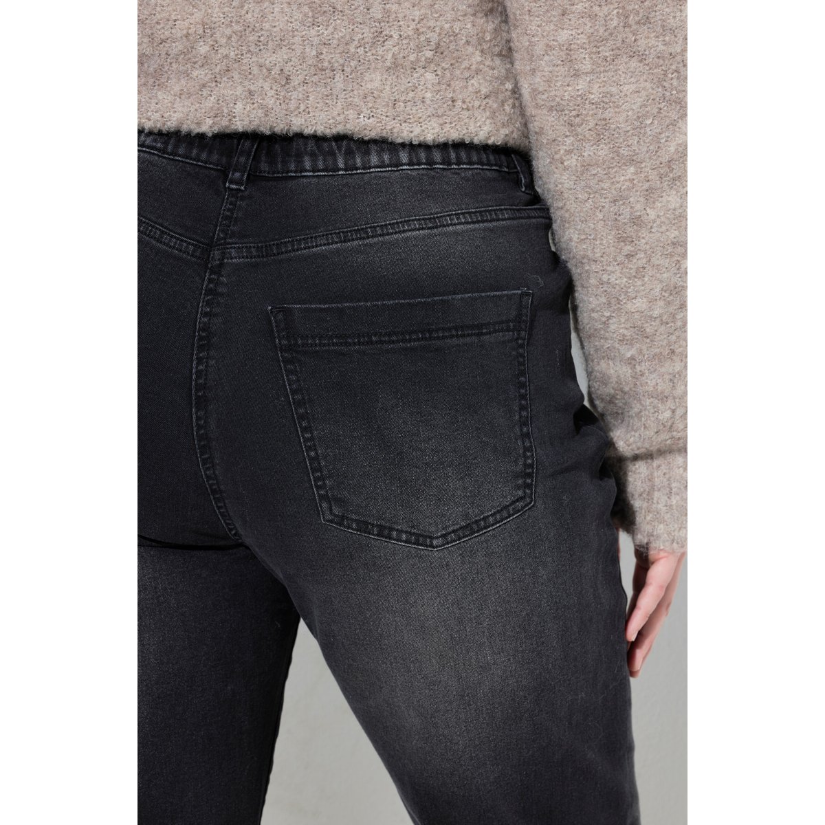 Jean Mom jambe carotte, denim stretch noir, ULLA POPKEN