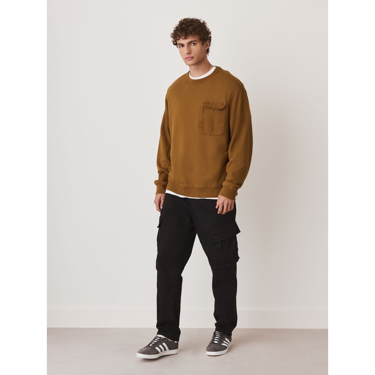 Sweat ras du cou militaire délavé en pièce jaune ocre, NEXT