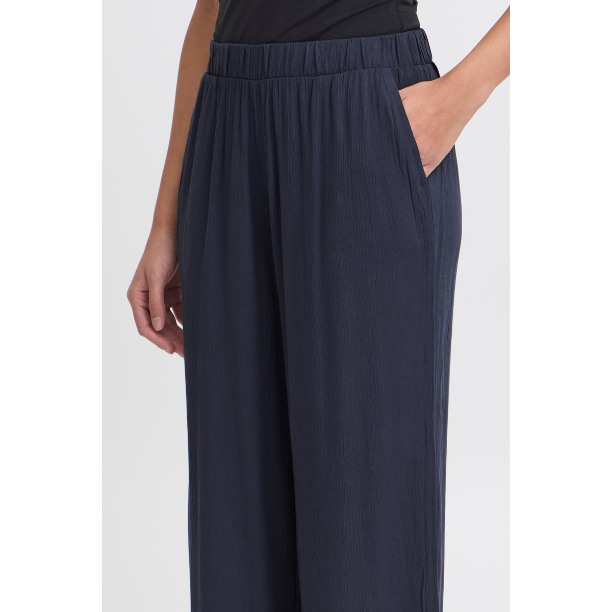 Pantalon coupe large, taille élastiquée bleu total eclipse, ICHI