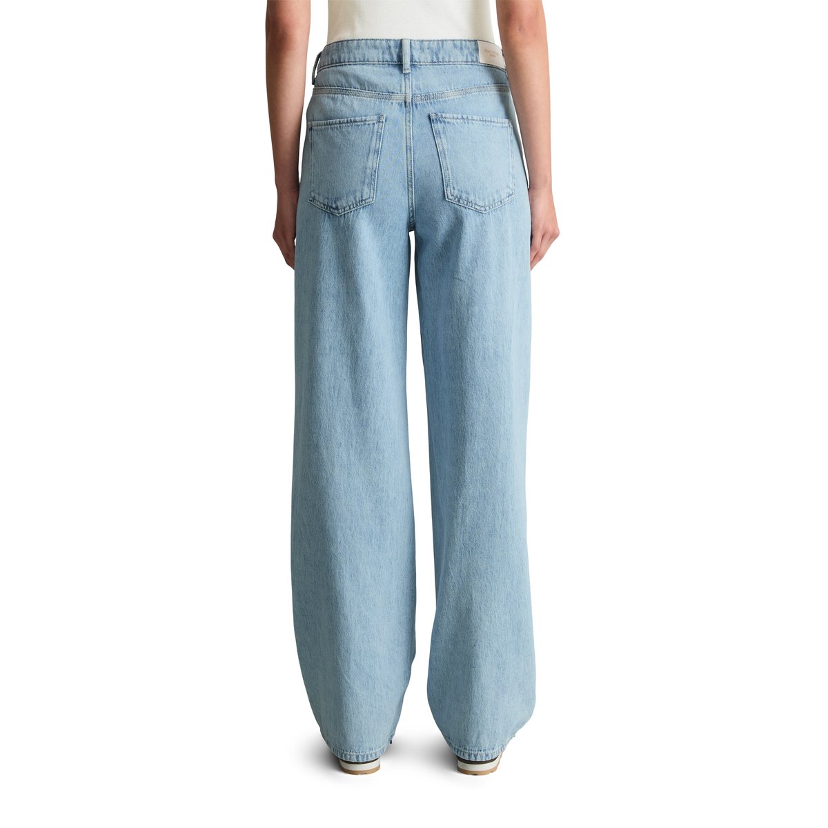 Jeans modèle Tomma large en qualité légère de coton bio bleu clair, MARC O’POLO DENIM
