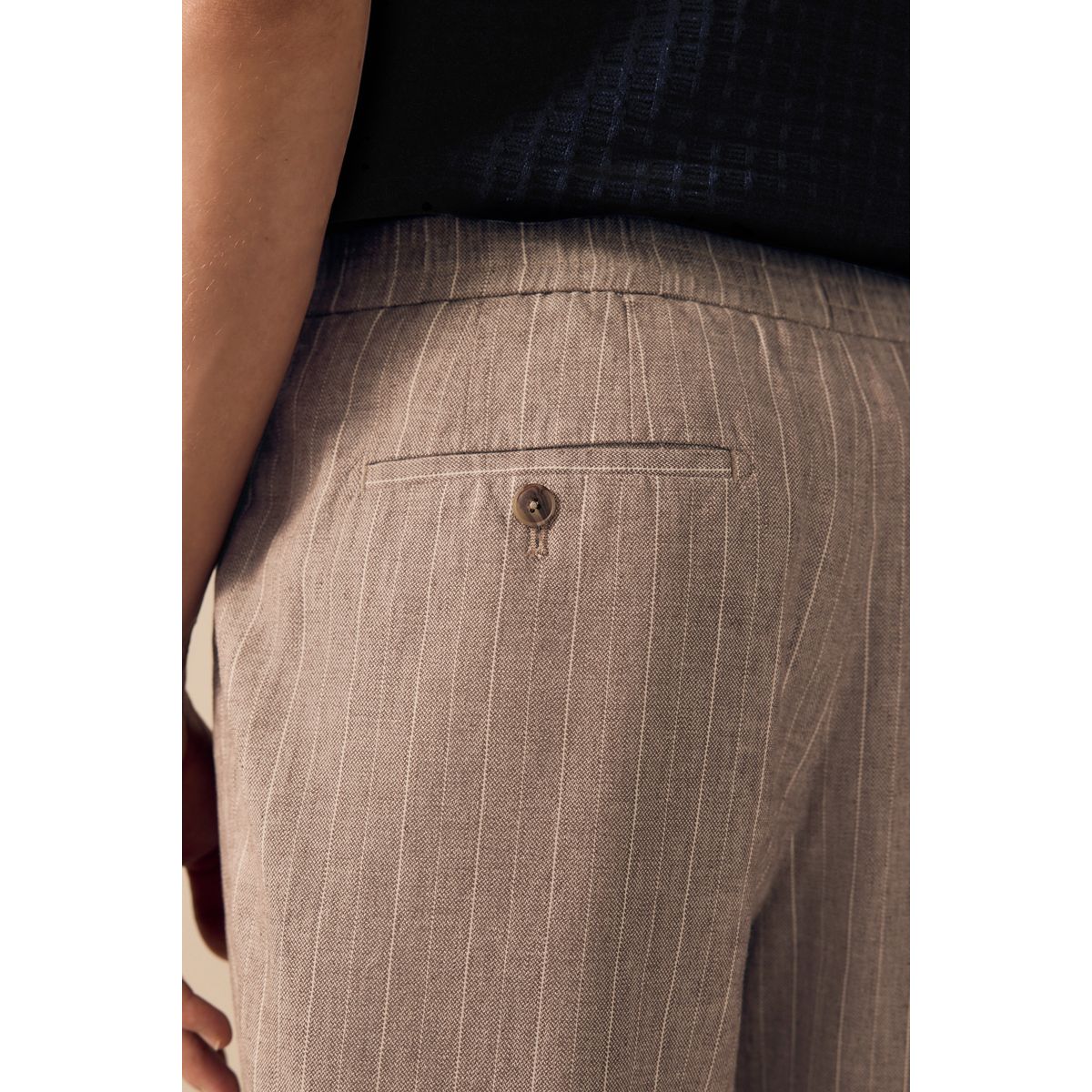 Pantalon regular rayé avec dos élastique naturel, NEXT