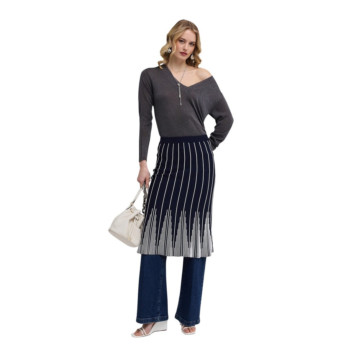 Pull col V gris, MOTIVI