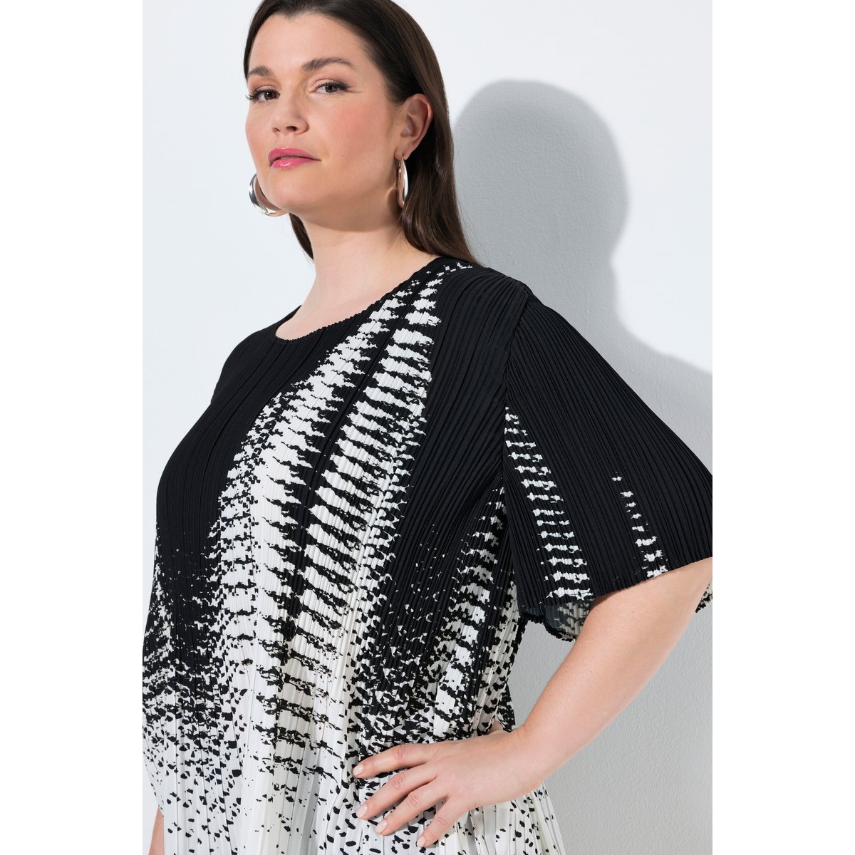 Blouse plissée avec imprimé noir, ULLA POPKEN