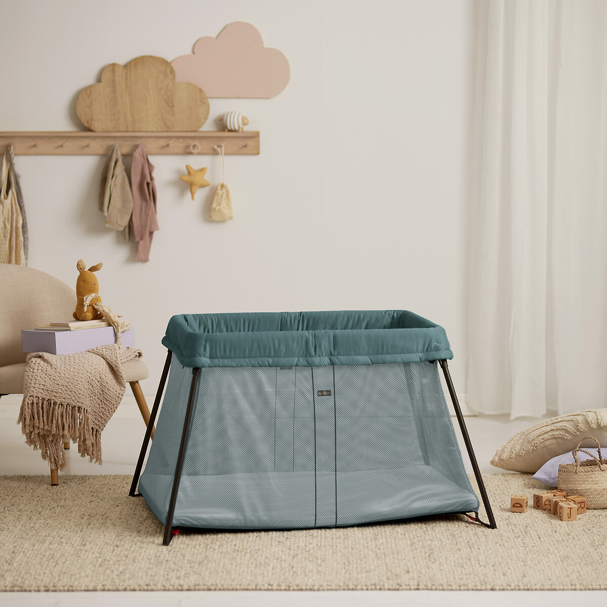 Cama de viagem leve verde escuro, BABYBJORN